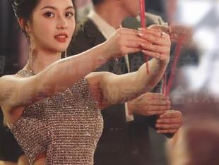 尤果网 – 尤菲儿最新粉色写真套图集，感受唯美与气质的完美融合.txt