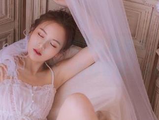 尤果网 – 穿上空姐制服的杨果果，精选写真让你想第一时间登机！.txt