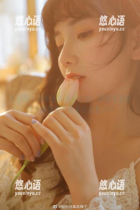 尤果网 - 雯雯粉色魅力四射：原图与精彩图片展现女性柔美与力量.txt