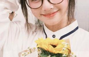 尤蜜荟 – 想知道牛仔裤穿错了会怎样？观看lingyu69的原创摄影，原图带你领略搞笑新大陆！.txt