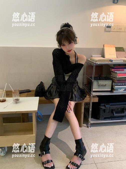 微密圈 - 就是阿朱啊美丽的套装写真原图，唤醒你内心的时尚灵感.txt