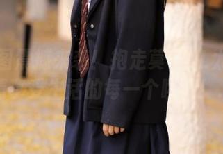 高清套图震撼来袭！抱走莫子OL太太让你尽情享受生活的每一个瞬间！.txt
