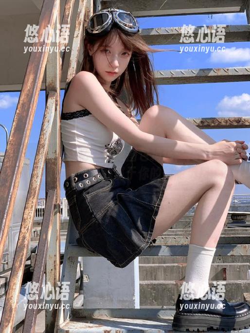 推女神 - 施忆佳红裙图包精选：揭开红裙背后的秘密，寻找属于你的美丽灵感.txt