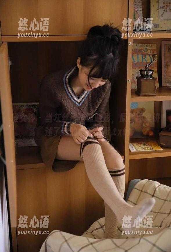 推女神 - 当灰丝碰上谭晓彤，原图图集讲述了我的自嘲故事.txt