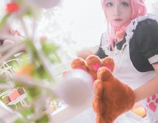 日奈娇的全套图包来啦，和芙莉莲（圣光版）一起享受可爱时光！.txt