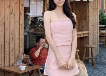不容错过的福利作品：普美(bomi)与Bimilstory-治疗师Bomi的精彩联合.txt