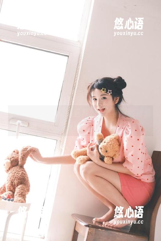 微密圈 - 有你喵精选美图：丝袜下的诱惑，展现无限魅力与风情.txt
