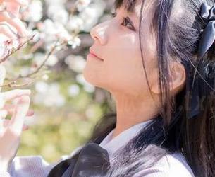 柳丸的迷人睡衣写真，免费下载无水印高清照片，快来欣赏！.txt
