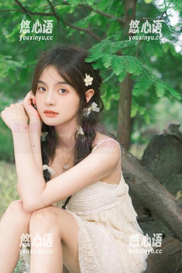 微密圈 - 观看桃沢樱呀的原图，黄色战袍背后的自嘲与美丽.txt