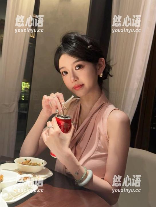 森萝财团 - 探索“Sia学姐”在线写真作品，感受青春与艺术的完美结合.txt