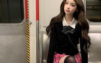森萝财团 – 卉子体操服新美图更新，看看她如何把简单的服装变成热潮！.txt