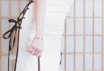 森萝财团 – 吸吸私房美脚原图，带你领略非凡风格与独特魅力的结合.txt