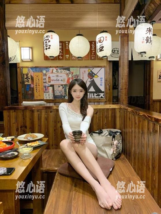 森萝财团 新视觉盛宴:森萝财团白色死库水8D油亮黑丝写真套图闪亮登场.txt