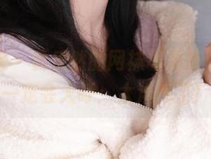模范学院 – 黄乐然的网袜写真集，下载之后你一定会大呼：太洋气了！.txt