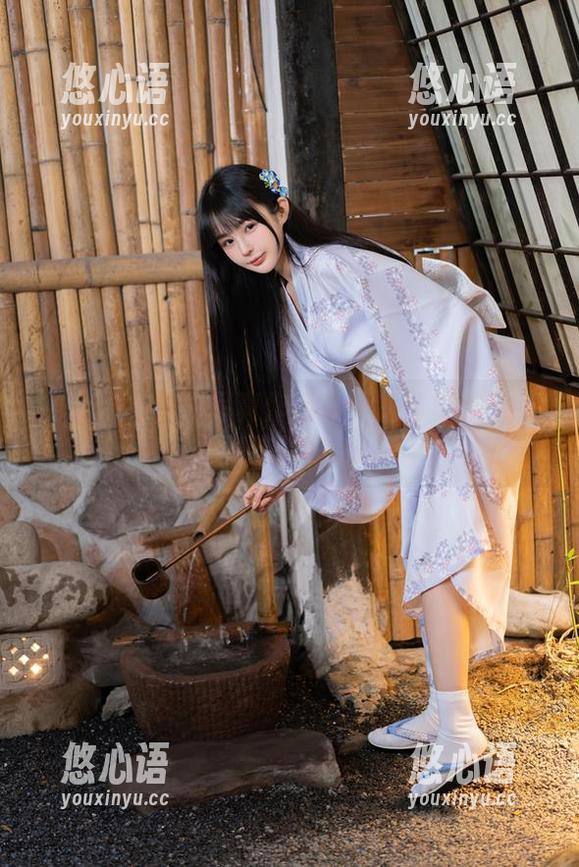 最新樱井宁宁写真作品集：灰丝妆点下的优雅与神秘.txt