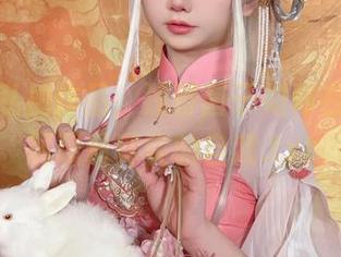 夏天的私拍作品，浅野菌子如何在阳光下展现最真实的自我.txt