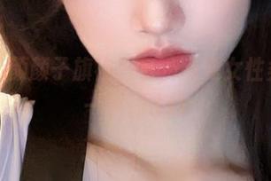 精选清颜颜子旗袍图包，感受女性柔美的一瞬间.txt