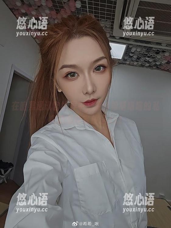 在暗黑通讯官世界中，源纱希喵喵喵的私房原图独家放送.txt