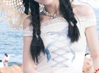 爱美足 – 园子的私房图集闪耀登场：丝袜与艺术的完美邂逅.txt