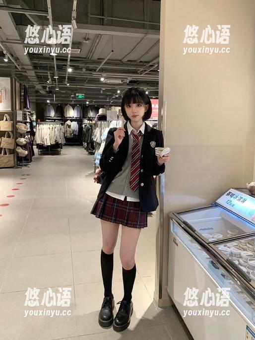爱蜜社 - 肌肤雪白的美女张静雅miya，写真集更新，谁说白是一种颜色？.txt