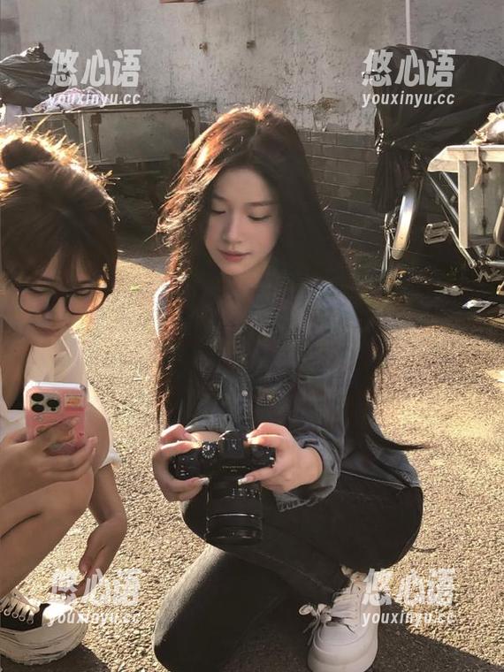 爱蜜社 - 莉莉Lily女仆魅力无限，最新原图全面更新，立刻带你进入新世界.txt