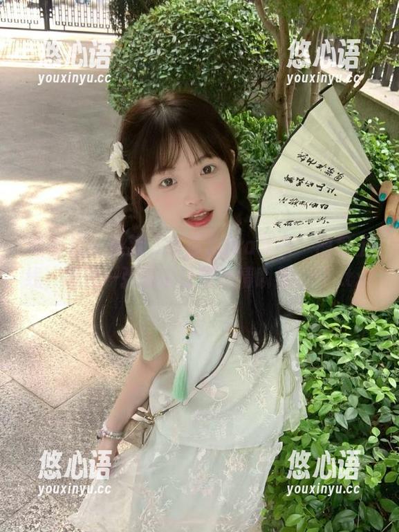 爱蜜社 - 最新“莎莎Sasa秘书”图包上线，随便一张都能让你心情瞬间up！.txt