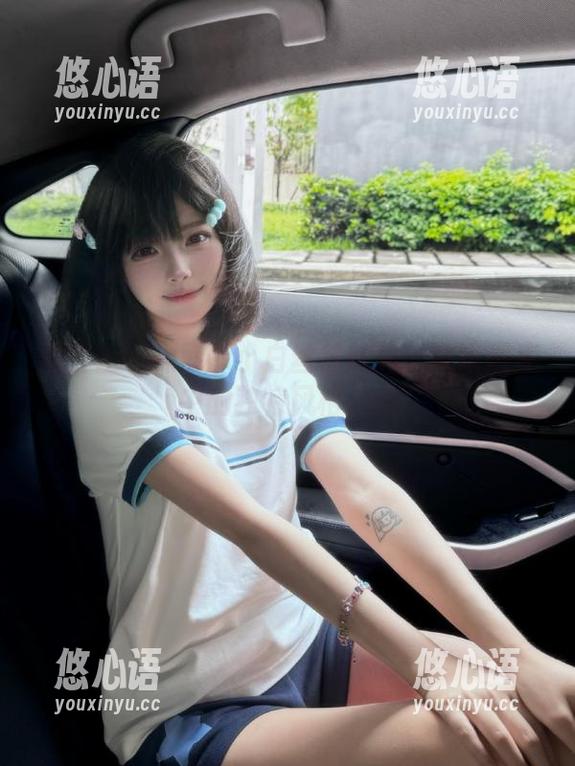 爱蜜社 - 探索酥小白丝袜作品：精选图库中的独特风格.txt