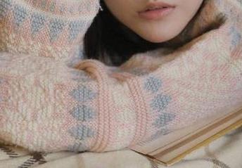 物恋传媒 – 美丽校园瞬间：小竹的校服写真美图分享.txt