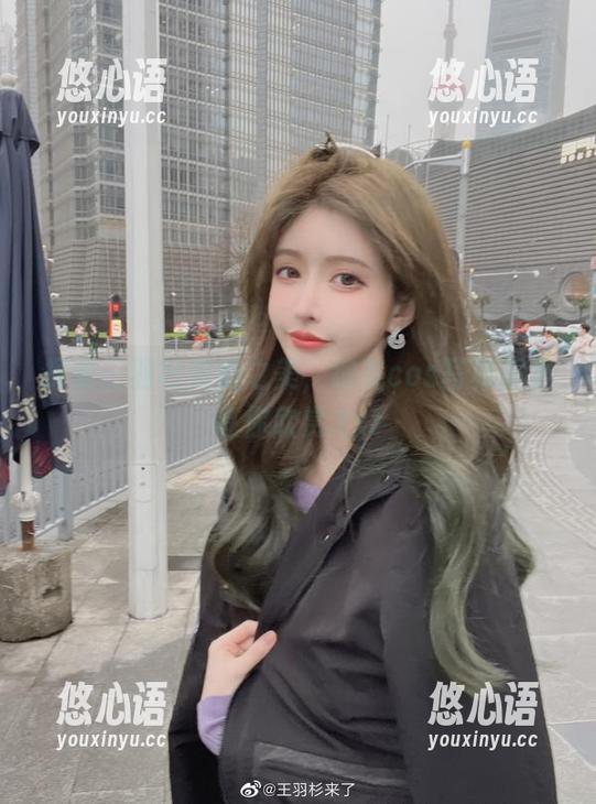探索王羽杉美腿之美，绝美cos写真图集等你欣赏.txt