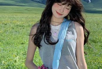 甜予摄影 – 齐齐蕾丝美图分享：感知光影下的柔美与力量.txt
