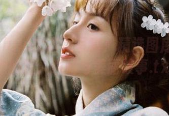 白露Bululu比基尼写真：精选图库记录下她的迷人瞬间与美丽故事.txt
