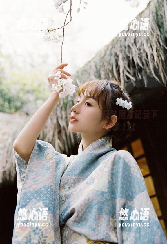 白露Bululu比基尼写真：精选图库记录下她的迷人瞬间与美丽故事.txt
