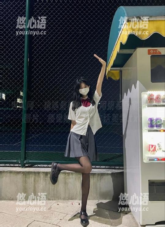秀人网 - 精选最新Carol周妍希居家写真图片，感受她独特的生活美学.txt