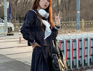 秀人网 – HeyuZhang婚纱图包，展现每位新娘的优雅与独特，快来享受视觉盛宴！.txt