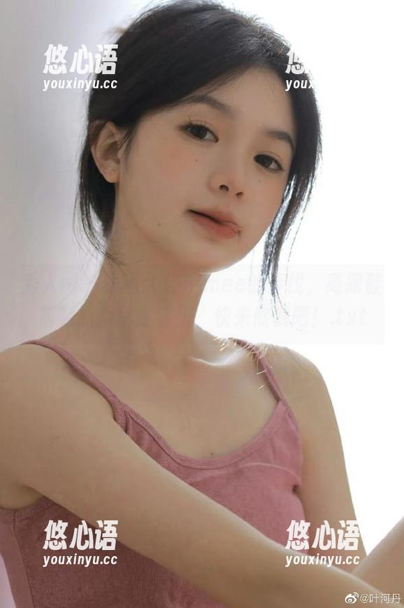 秀人网 - 跟随久久Aimee的步伐，高跟鞋福利原图尽在这里，快来欣赏吧！.txt
