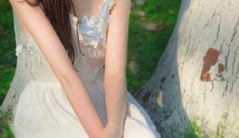 秀人网 – 九尾Ivy的比基尼作品，毫无疑问是在无圣光下吟唱着视觉的诗篇！.txt
