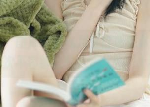秀人网 – 图库中的九月生白色写真，分享这次不容错过的艺术体验！.txt
