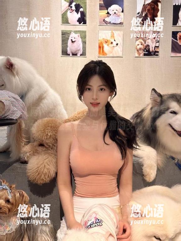 秀人网 - 于诺诺ise的唯美棉袜：高清写真分享，感受轻柔与优雅的交融.txt