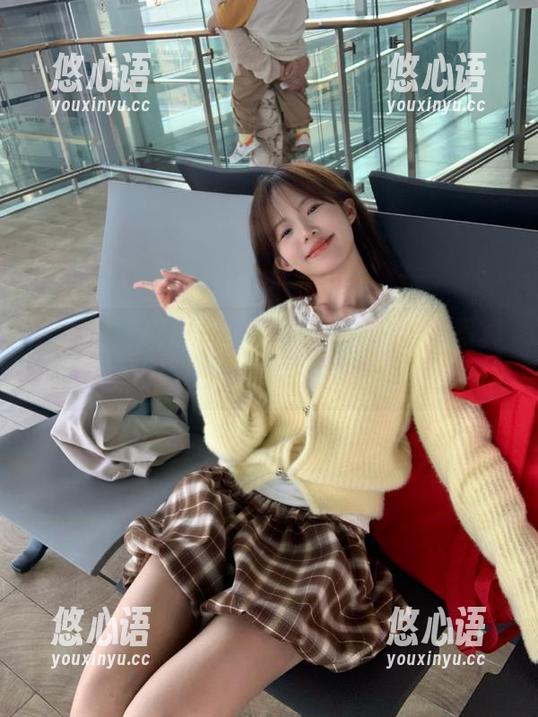 秀人网 - 探索俞漫校园生活：一系列写真作品的原图和图片，依然美丽如初。.txt