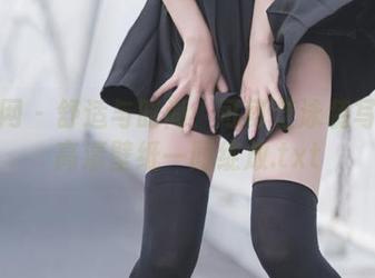 秀人网 – 舒适与时尚：可可芝泳装写真与高清壁纸一同绽放.txt