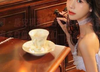 秀人网 – 唐安琪在纯白世界里，高清写真到底有多自信？让我们一起进入这个“白话”盛宴！.txt