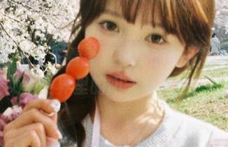 秀人网 – 快来看看夏甜甜的私拍图包，感受女孩世界里的阳光与微风！.txt