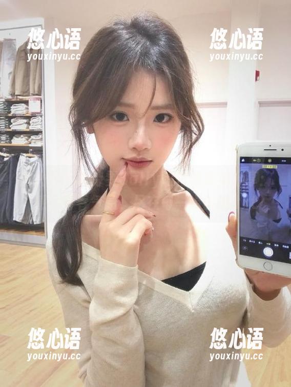 秀人网 - 夏诗雯Sally短裙写真集分享：感受青春气息，尽在每一幅影像.txt