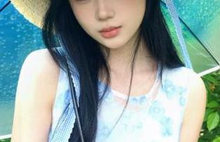 秀人网 – 精选夏雪爱灰丝系列，原图尽显独特韵味与灵动之美.txt