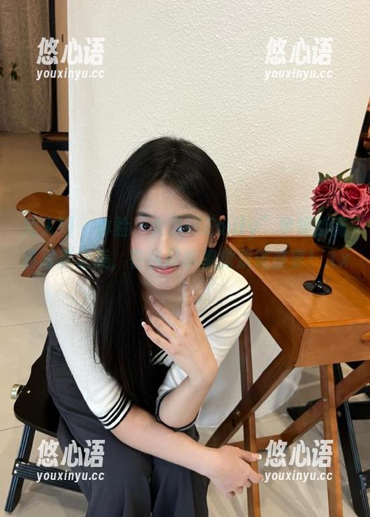 秀人网 - 体验“大琪琪Emily”学姐的高清写真之美，在线尽享视觉双重盛宴！.txt
