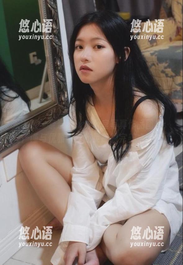 秀人网 - 奈奈Fox办公室写真作品图集：在严谨与优雅中寻找灵感的完美之旅.txt