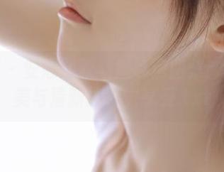 秀人网 – 安娜金双马尾私房图集：传递甜美与清新的视觉享受.txt