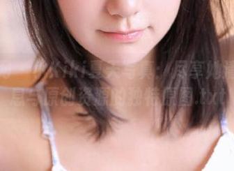 秀人网 – 小Kiki夏天写真：尽享她清新气息与原创资源的独特原图.txt