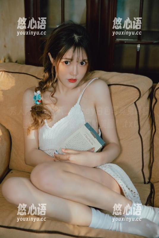 秀人网 - 小蛮妖_honey白色写真免费套图大放送，抓住瞬间的美丽！.txt