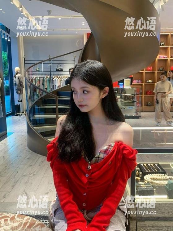 秀人网-月夕Lily 秀人网 - 月夕Lily天使作品集的原图解析,让我们一起揭开这层神秘面纱!.txt